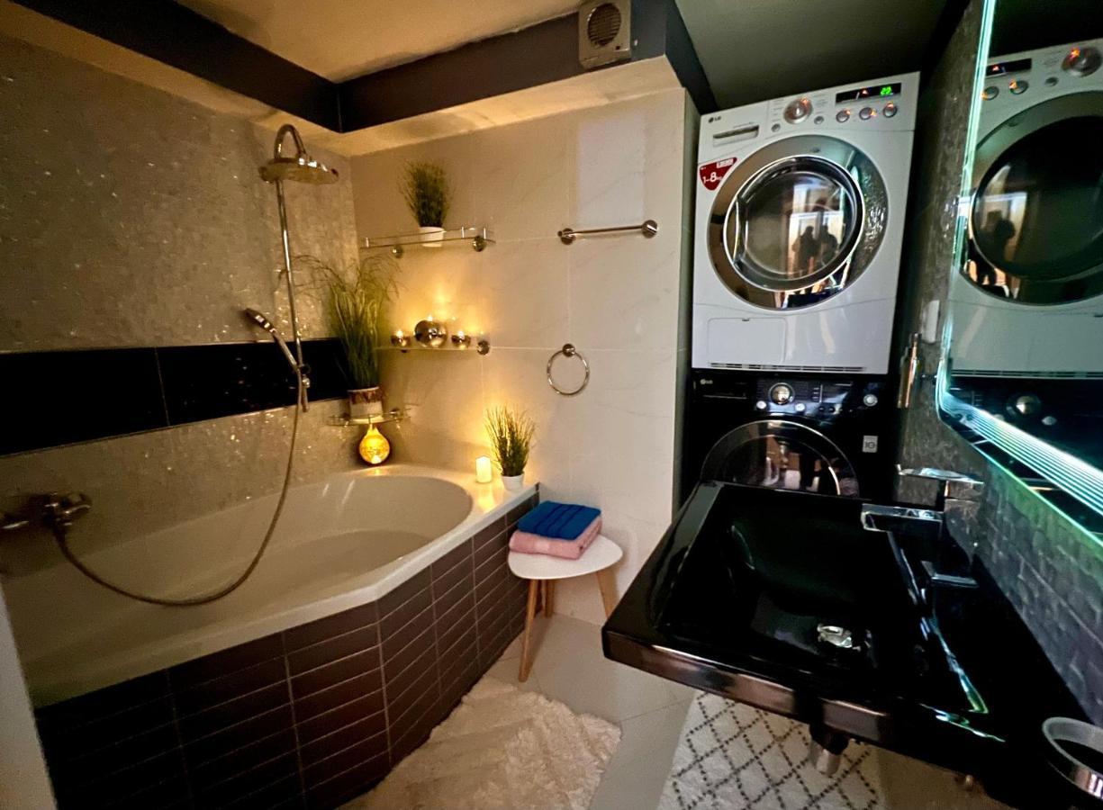 Duplex 2 With Quiet Terrace On Wenceslas Square Apartment *