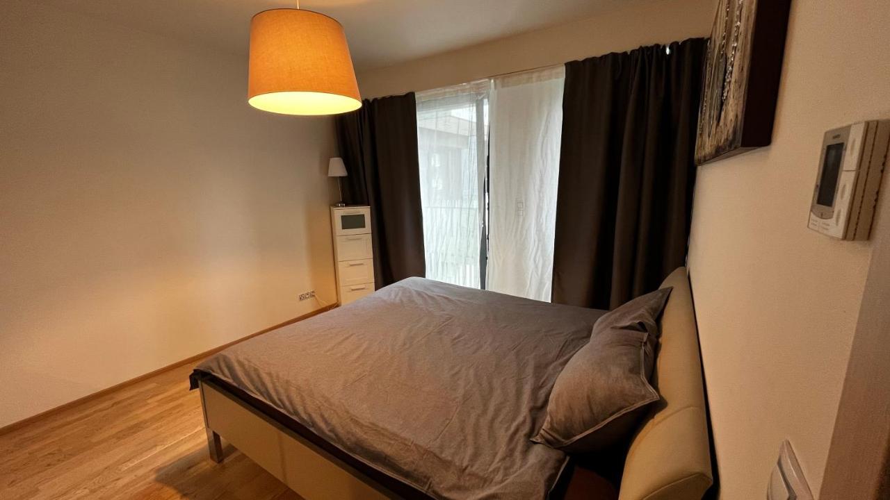 Apartmán Garden Tower - 8 Min Do Centra, Garaz