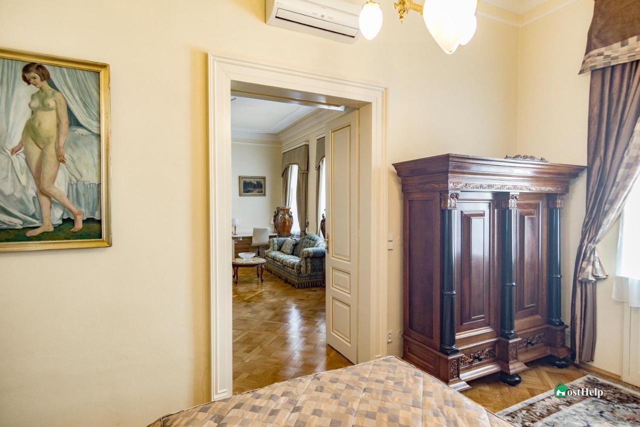 Historic Center With Hot-tub, Terrace And Garden * Prag