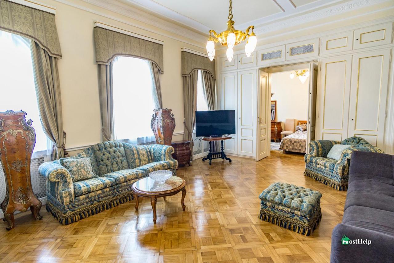 Historic Center With Hot-tub, Terrace And Garden *