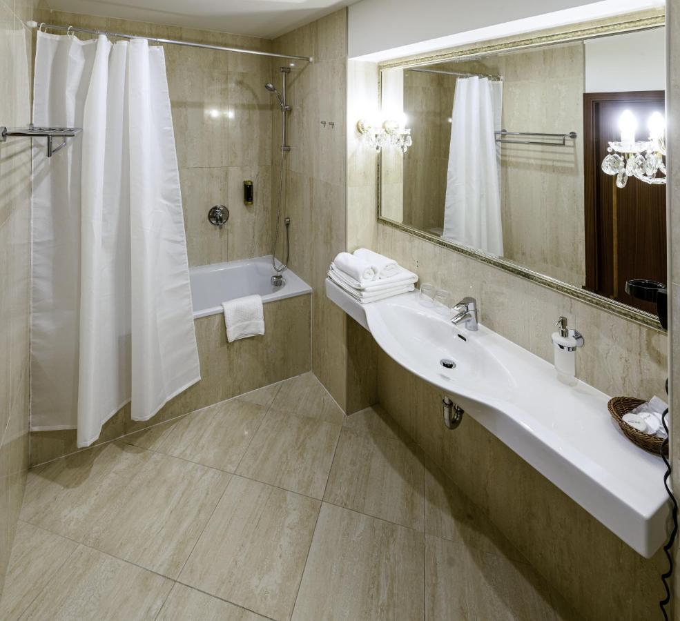 Hotell Fleur De Lis 4*