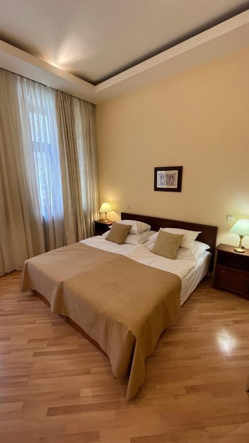 Hotell Fleur De Lis