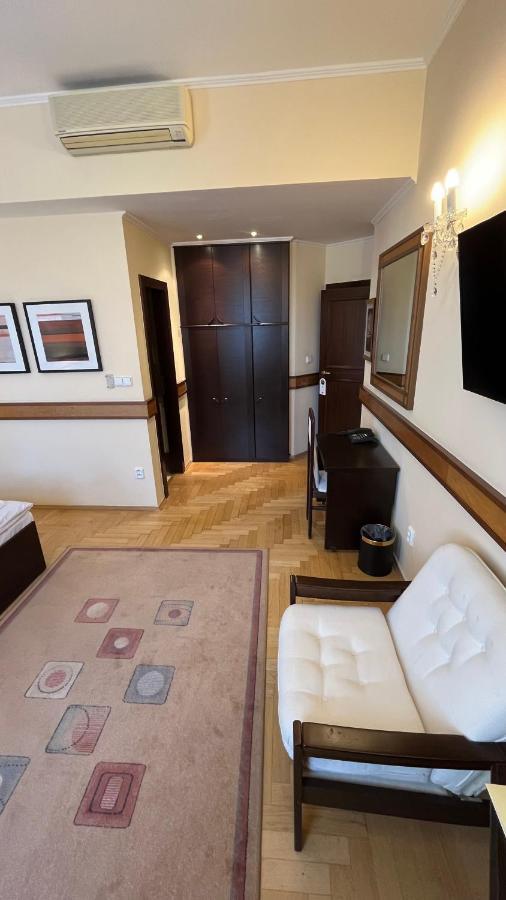 Fleur De Lis Hotell