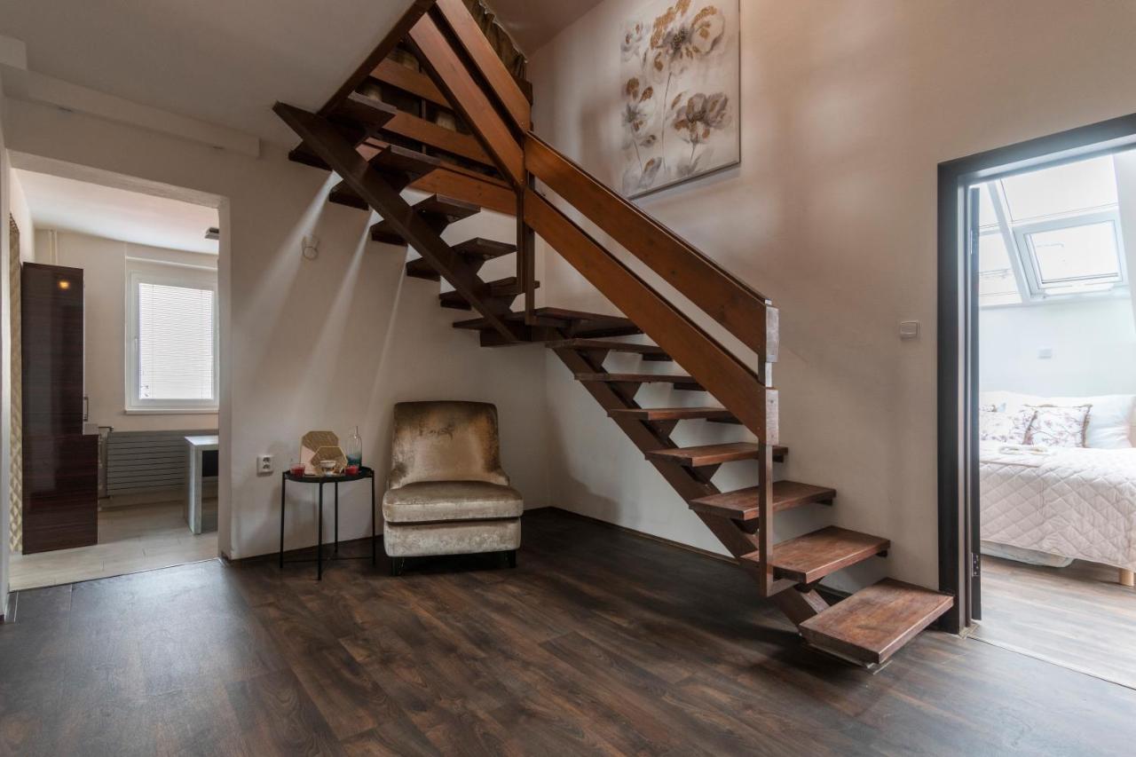 Golden Tree Loft In The Heart Of Apartment Prague