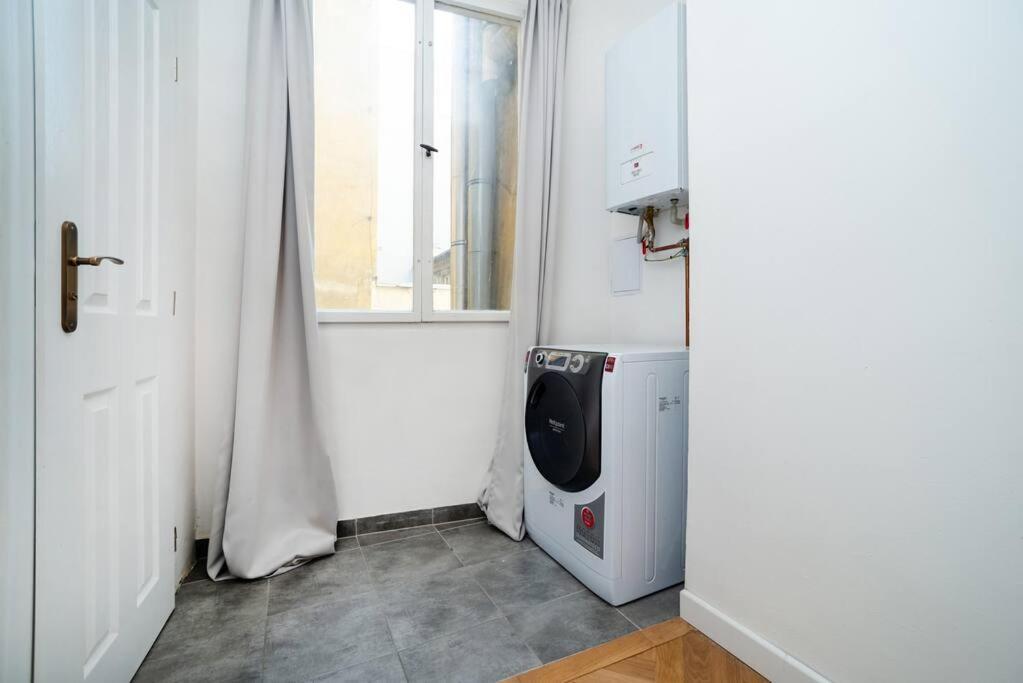 Bright, Spacious In The Historic Centre Lägenhet