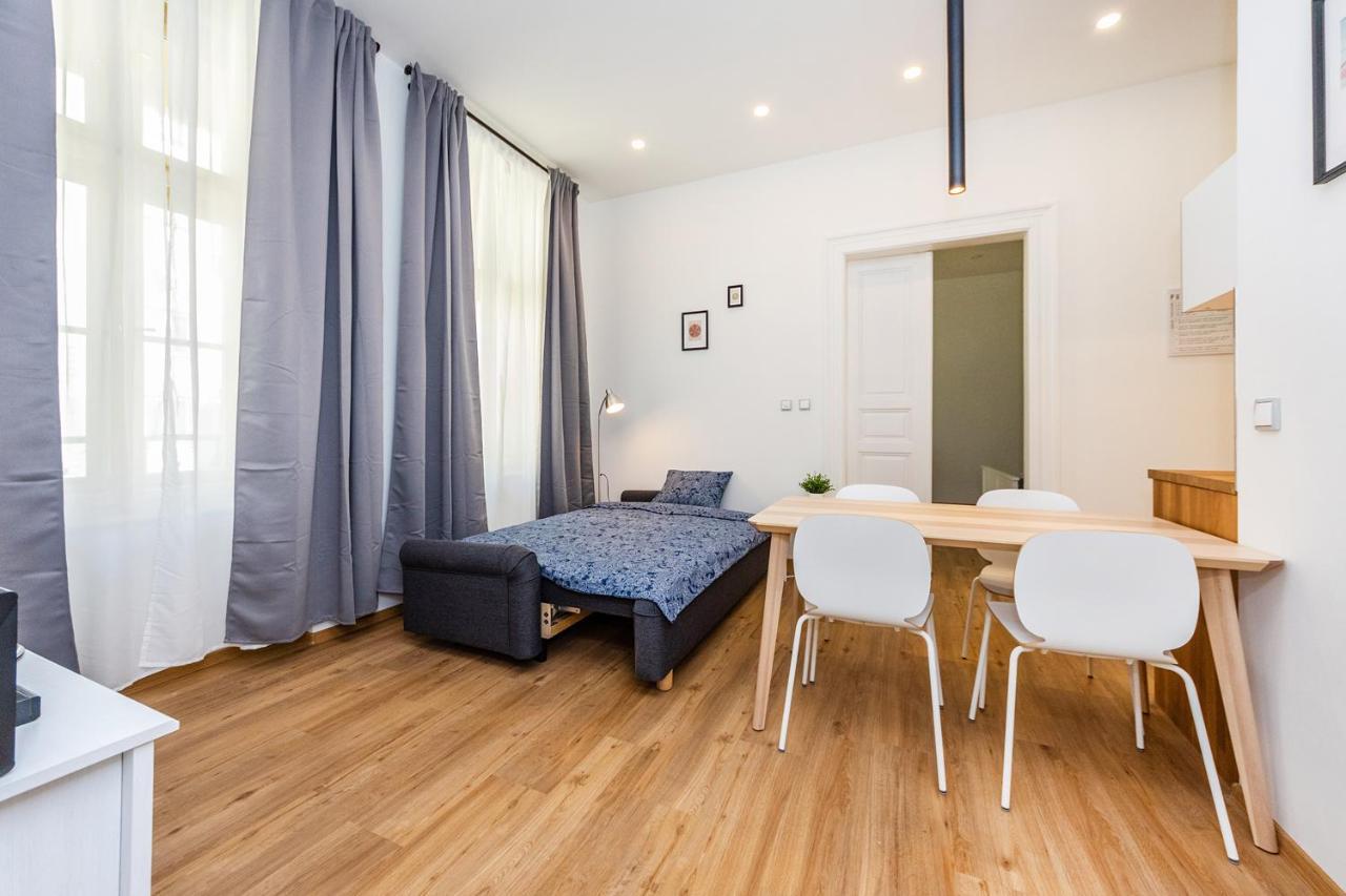 Apartment Duplex *