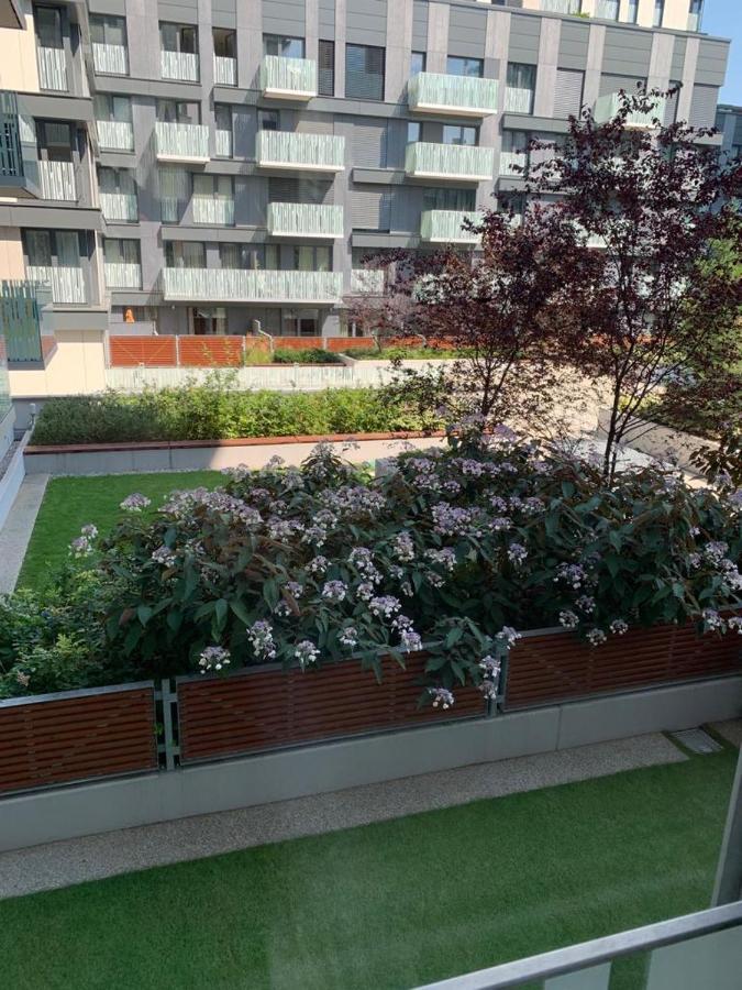 Apartmán Garden Tower - 8 Min Do Centra, Garaz Praha