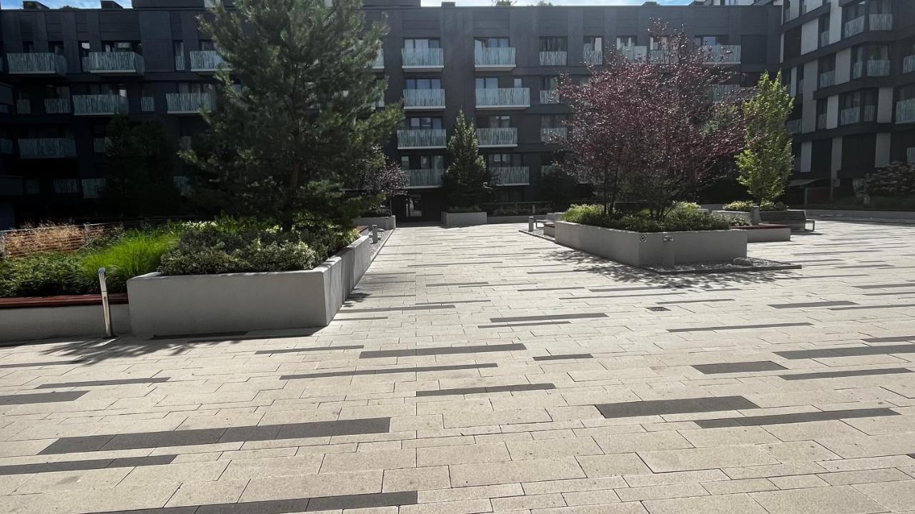 Apartmán Garden Tower - 8 Min Do Centra, Garaz Praha