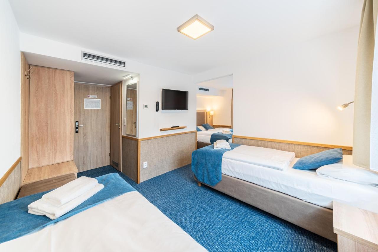 Botel Racek 3*