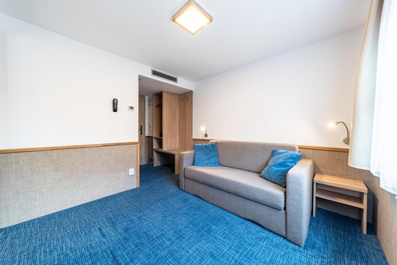 Racek Botel 3*