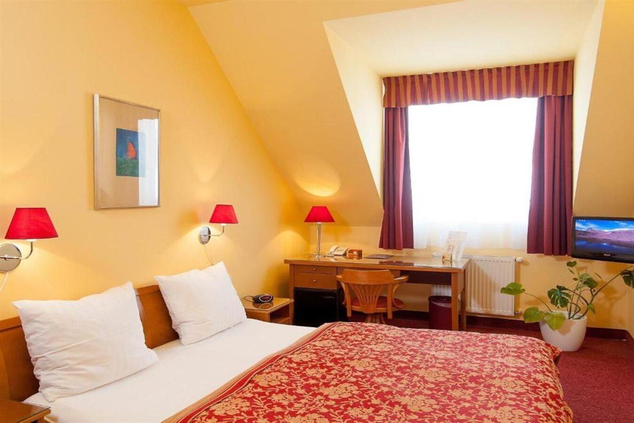 Hotel Cloister 3*