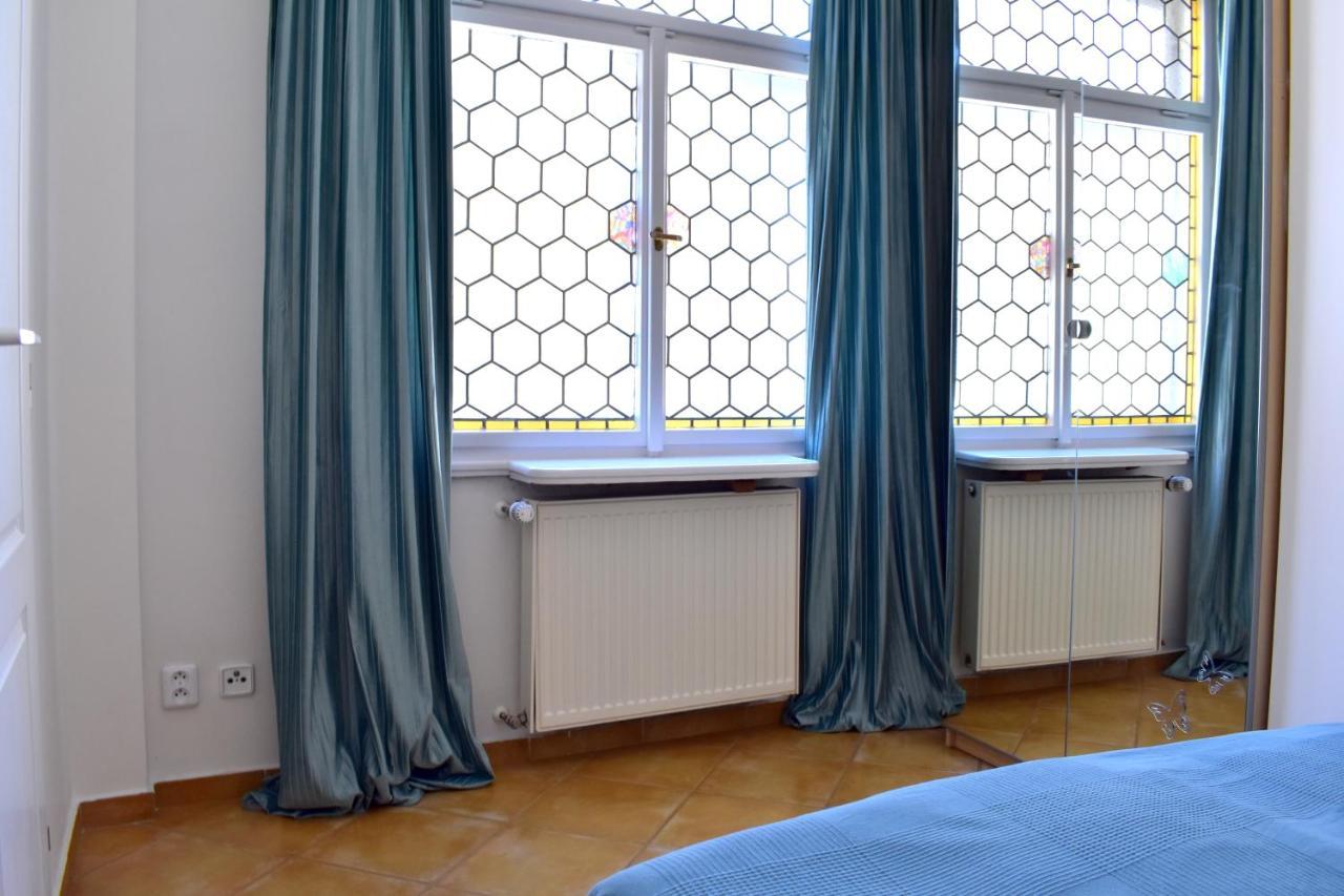 Old Town - Konviktska Apartment Prag