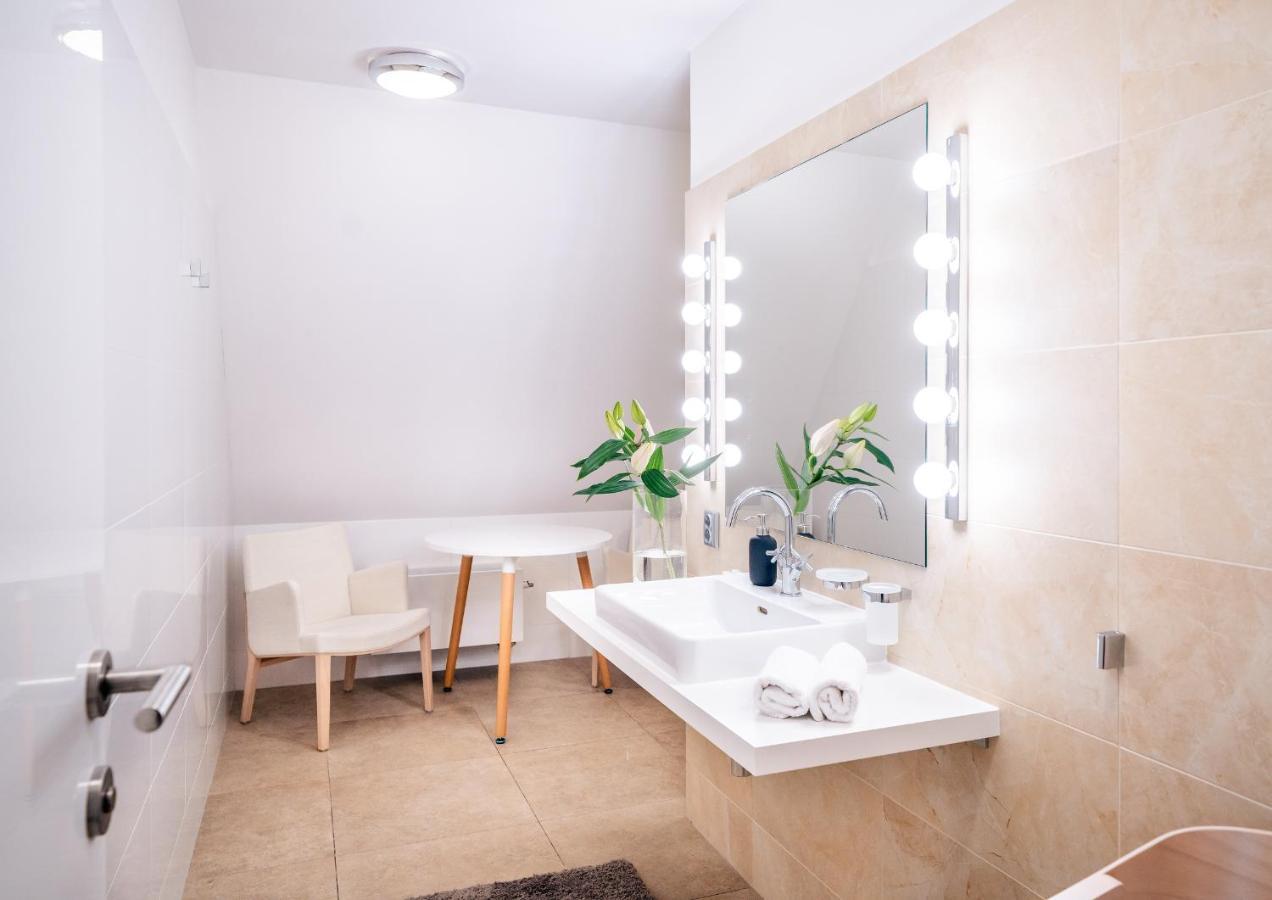 Lux Penthouse Near Wenceslas Square *