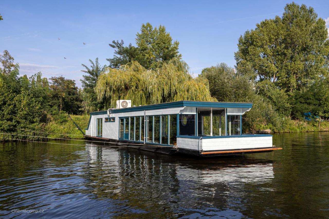 Houseboat - Place In Båthotell Prag