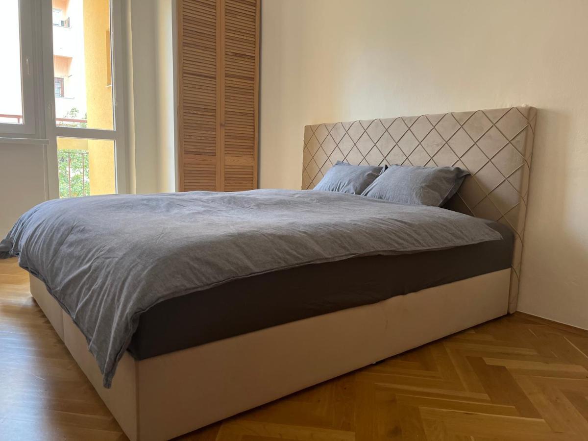 3 Apartman S Balkonem * Prag