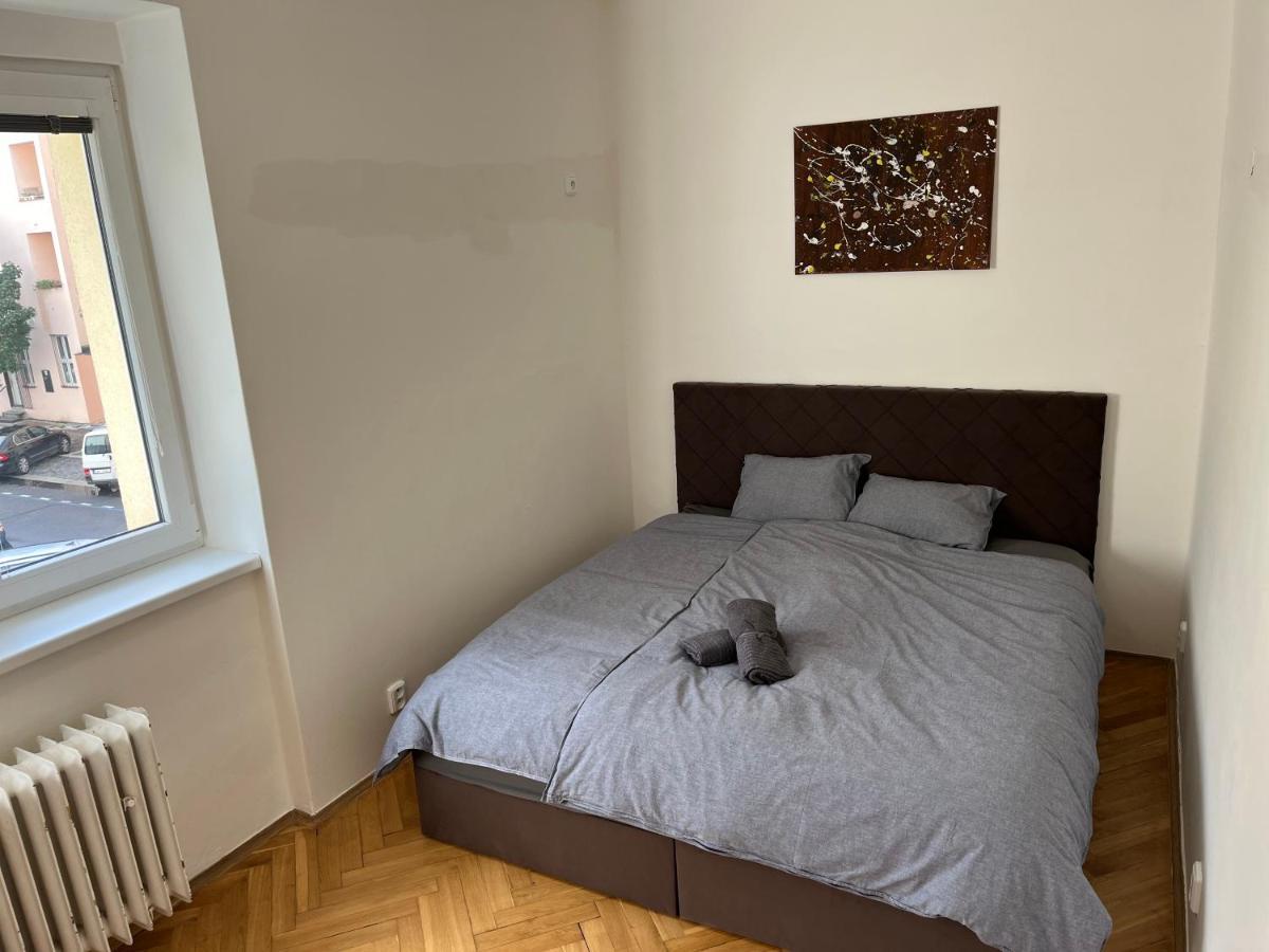 3 Apartman S Balkonem *