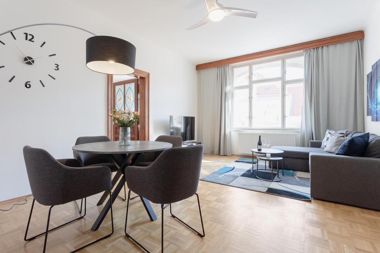 Apartment Bright And Spacious Attic
