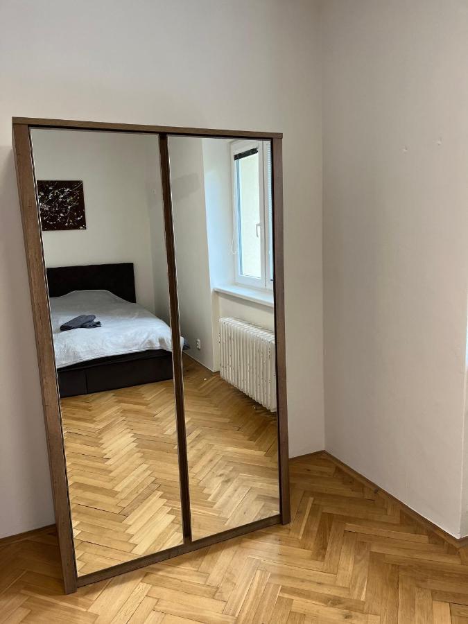 3 Apartman S Balkonem