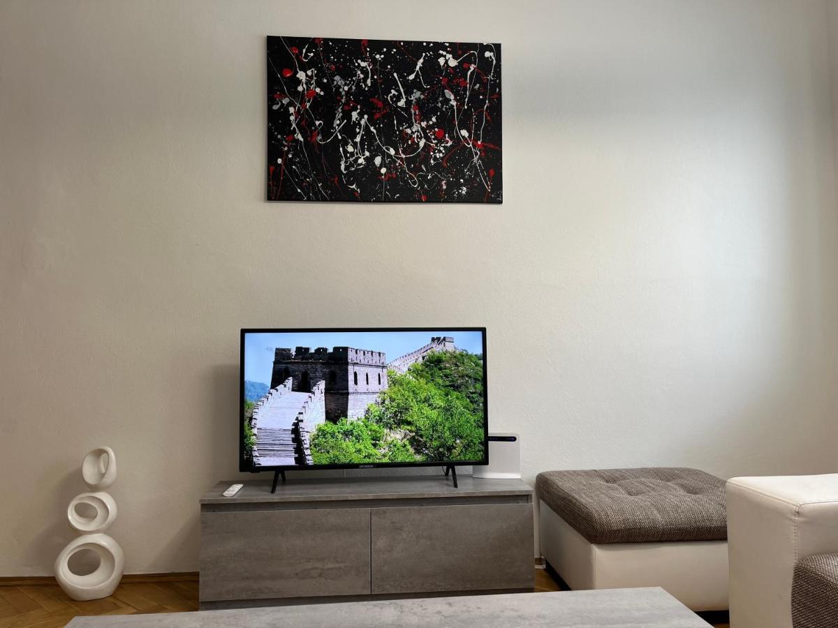 3 Apartman S Balkonem Apartment Prag