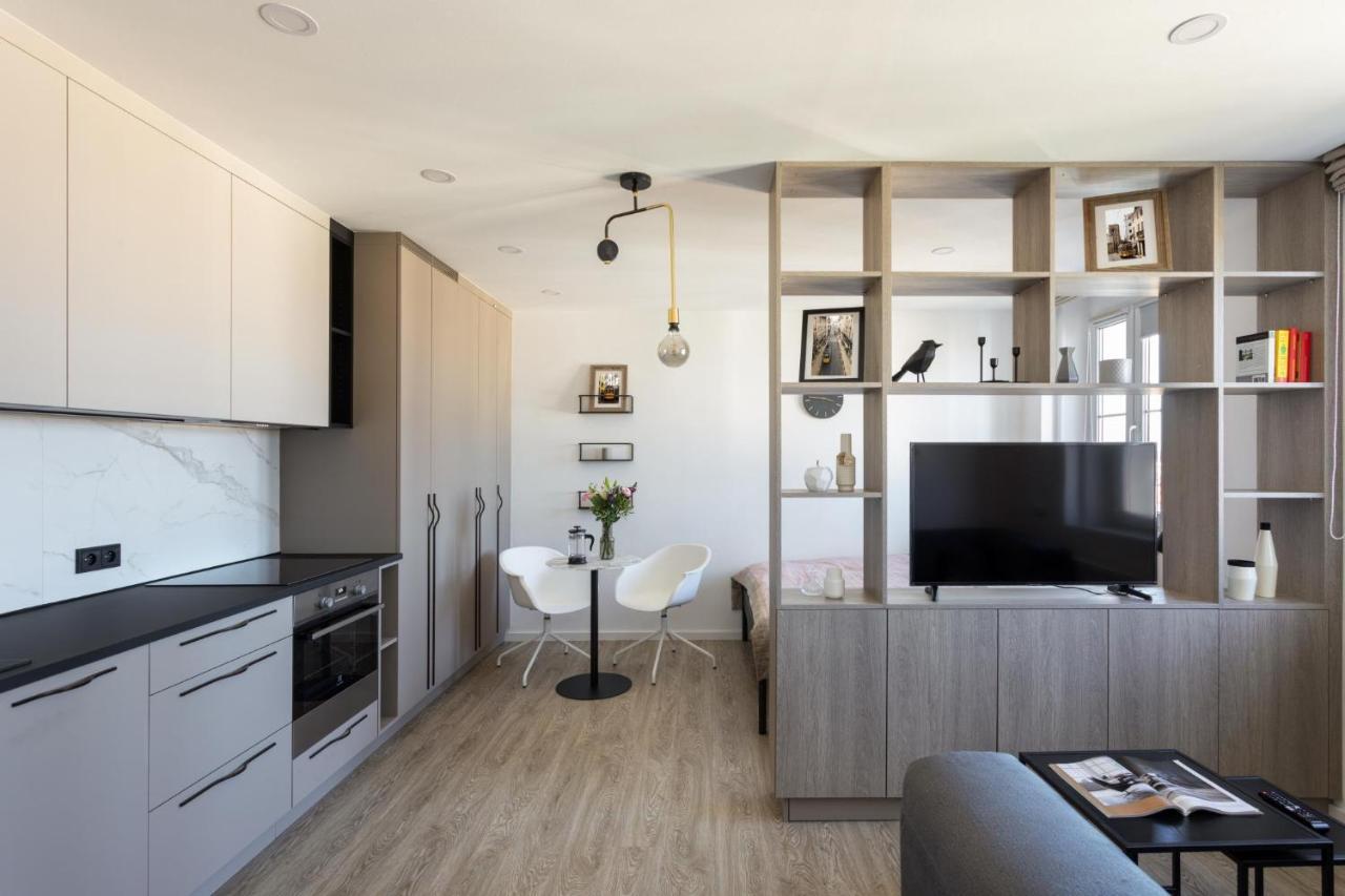 Minimalist Studio In Vinohrady By Days