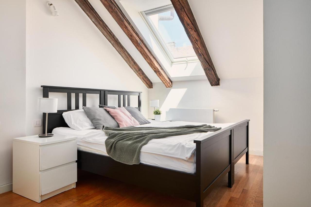 Lägenhet Days - 3bdr Bright Loft - Ac - Location In New Town *