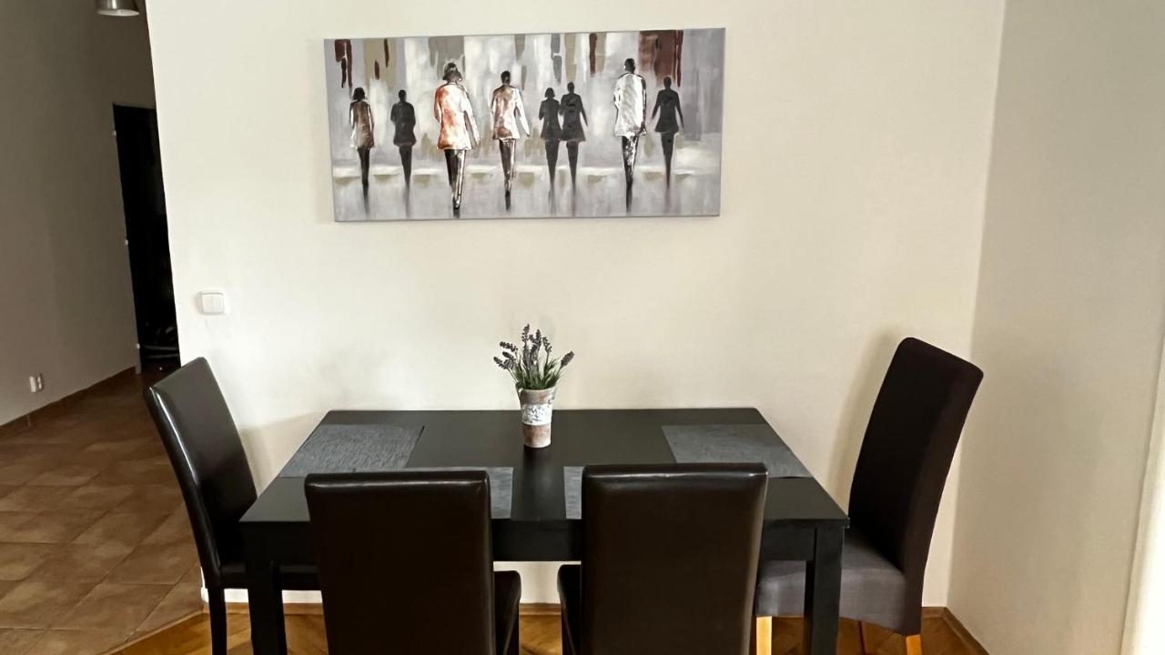 3 Apartman S Balkonem Apartment