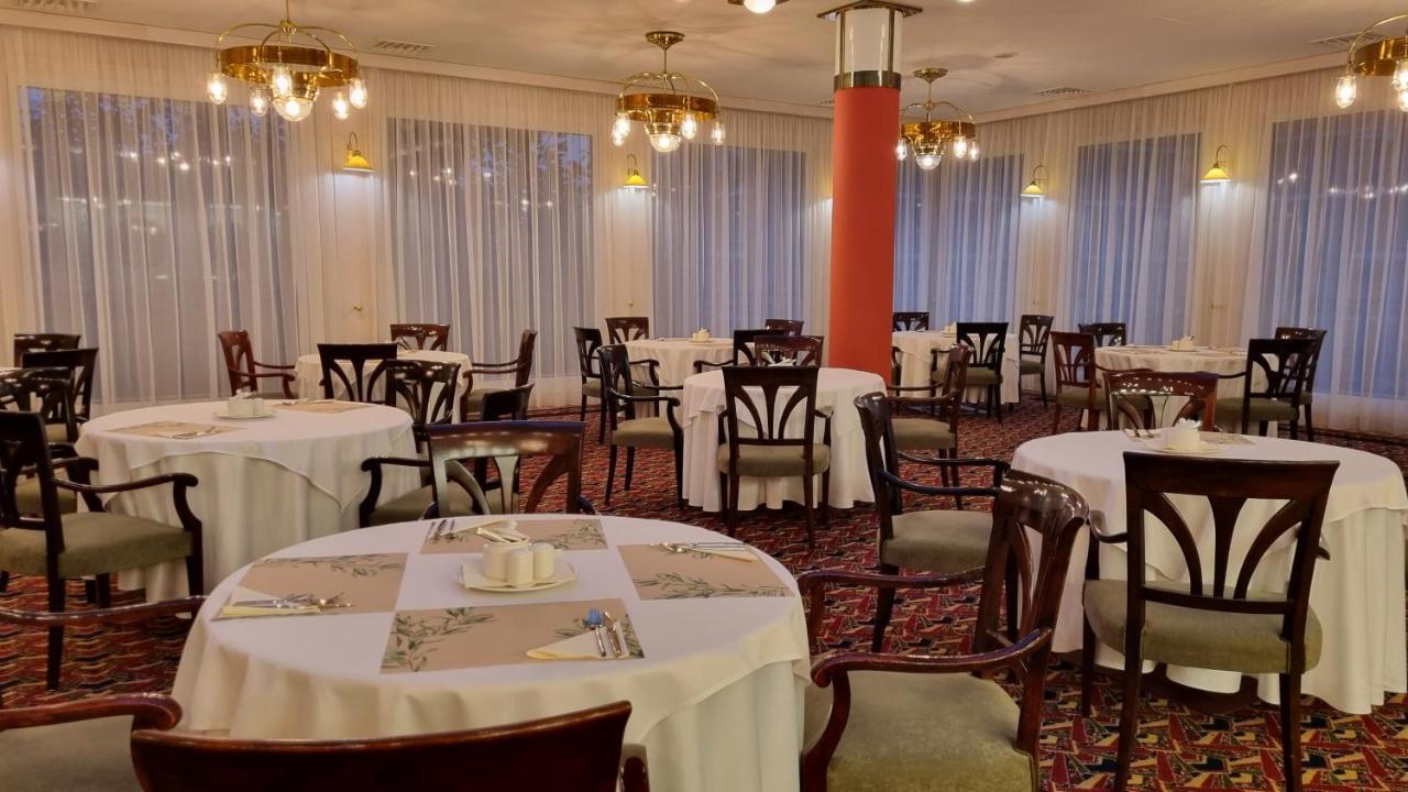 Hotell Savoy Prag