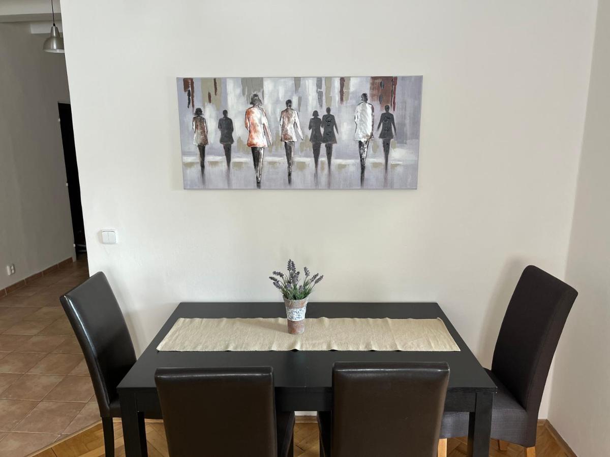3 Apartman S Balkonem