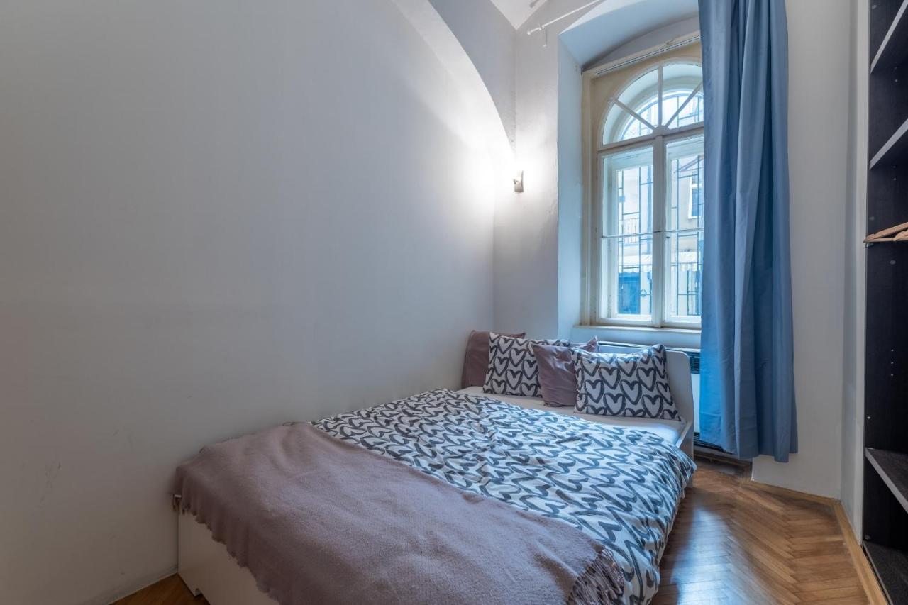 Spacious 3 Bedroom In The Heart Of Prag