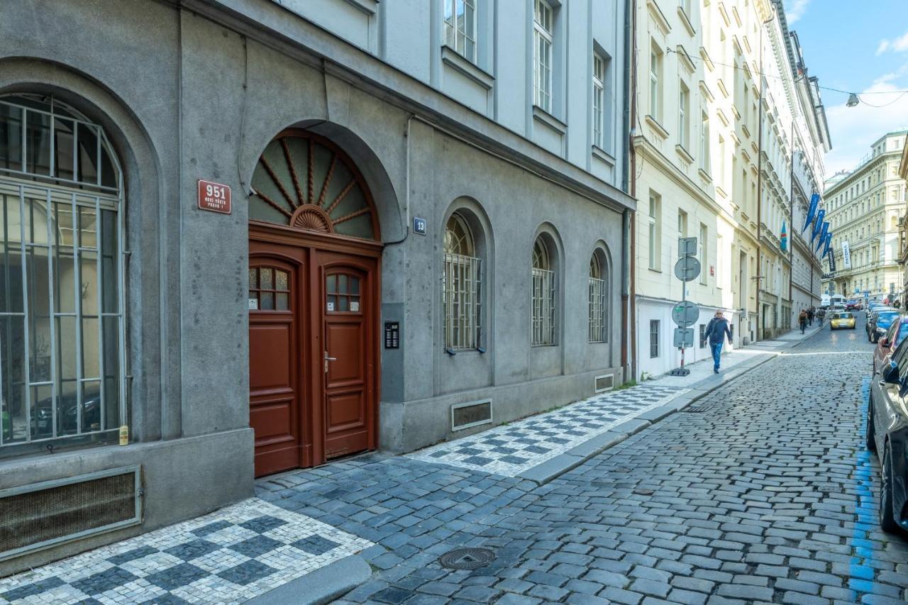 Apartment Spacious 3 Bedroom In The Heart Of *