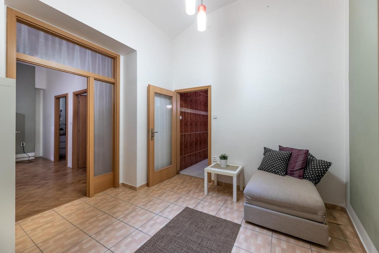 Spacious 3 Bedroom In The Heart Of * Prag