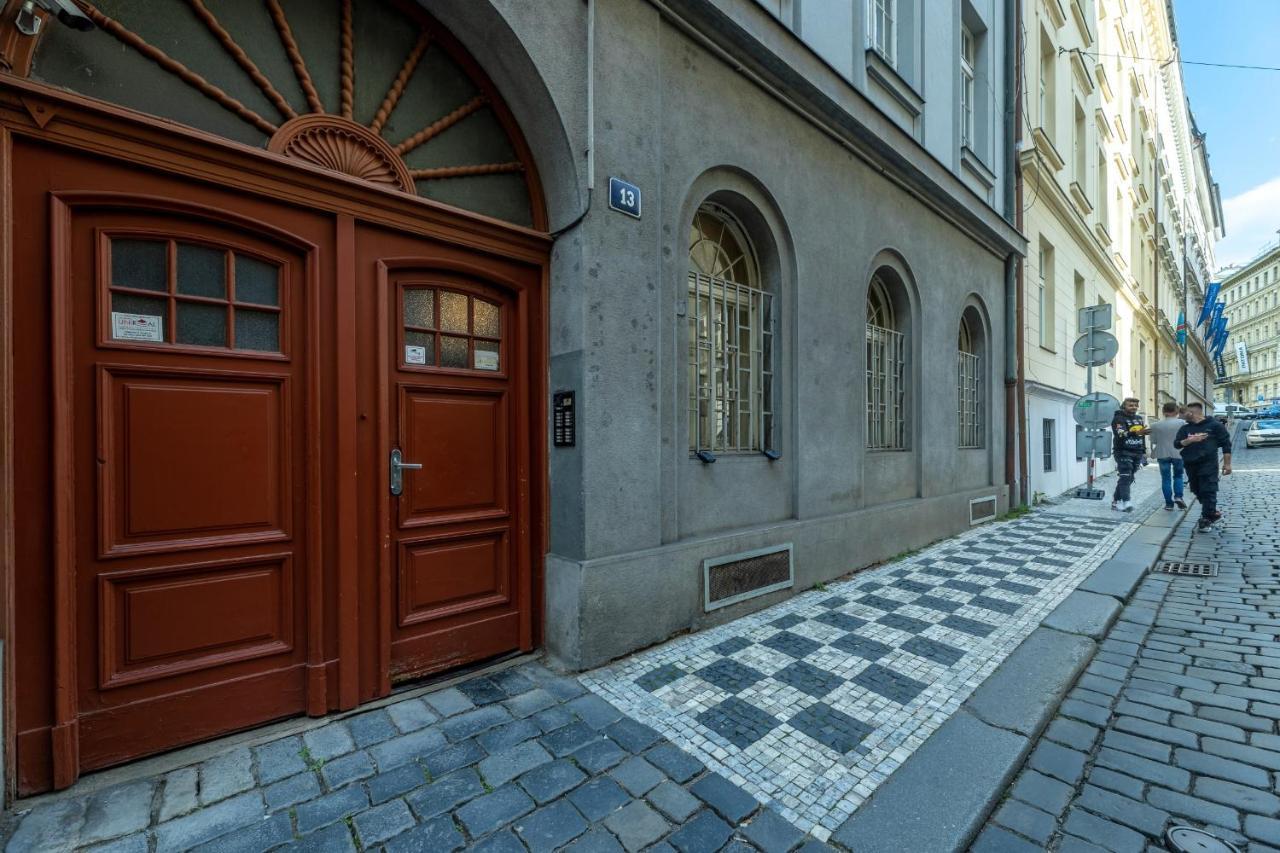Spacious 3 Bedroom In The Heart Of *