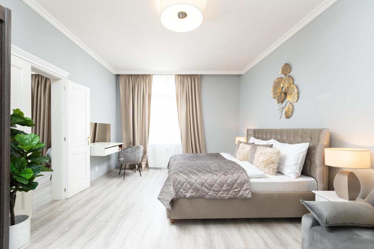 Lägenhet Luxury 150m2 On Wencelas Square With Private Garage