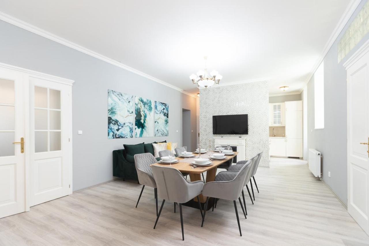 Luxury 150m2 On Wencelas Square With Private Garage