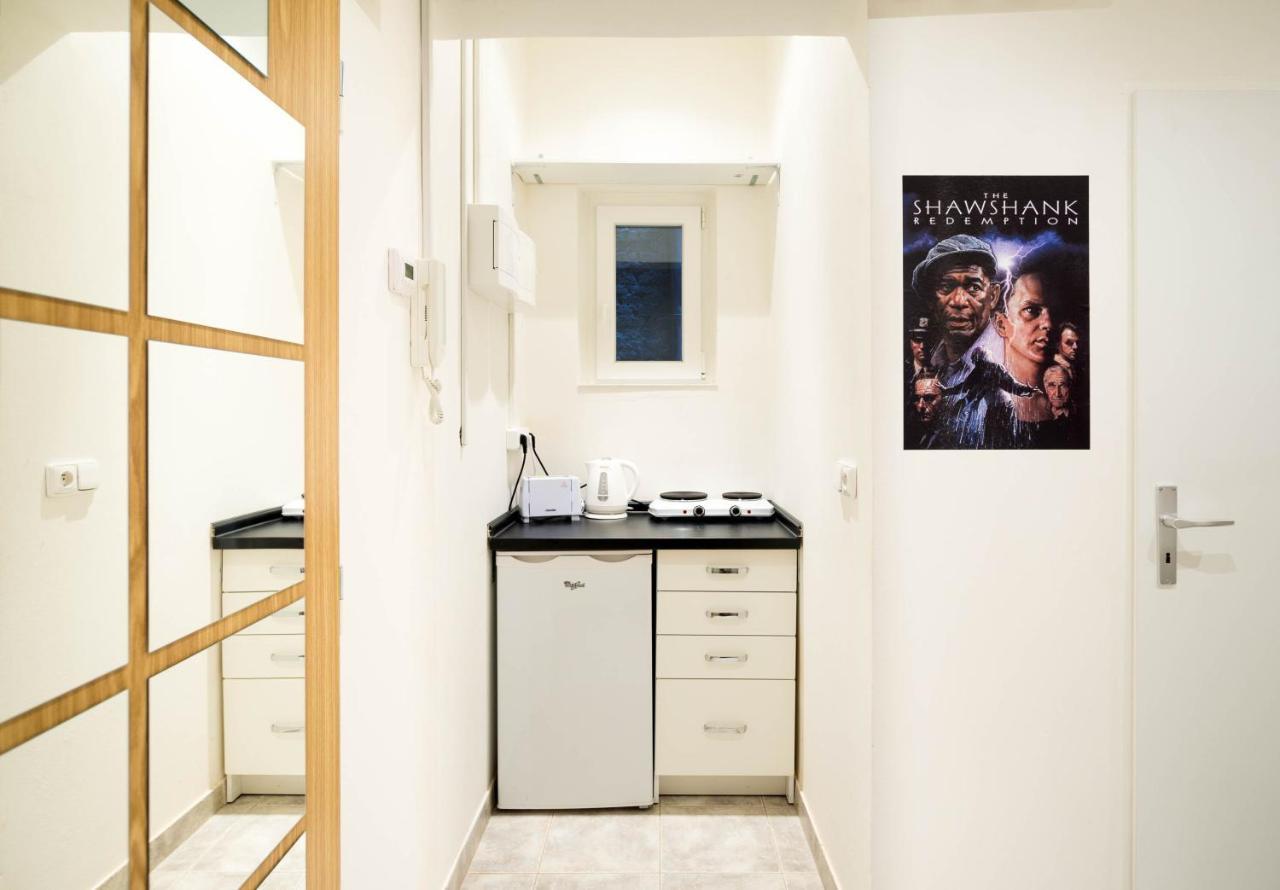 Apartment Prison - Get Locked Up In Centre Of *