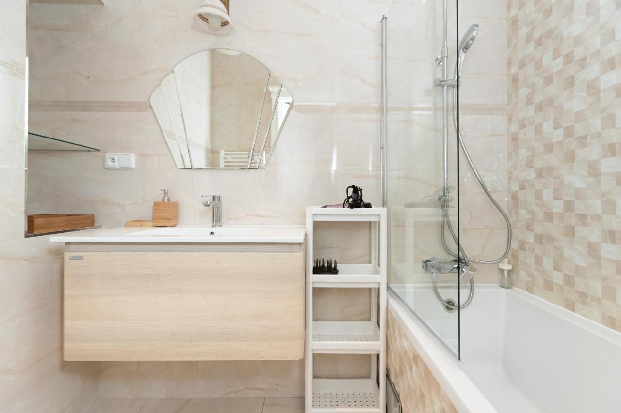 Apartment Luxury 150m2 On Wencelas Square With Private Garage *