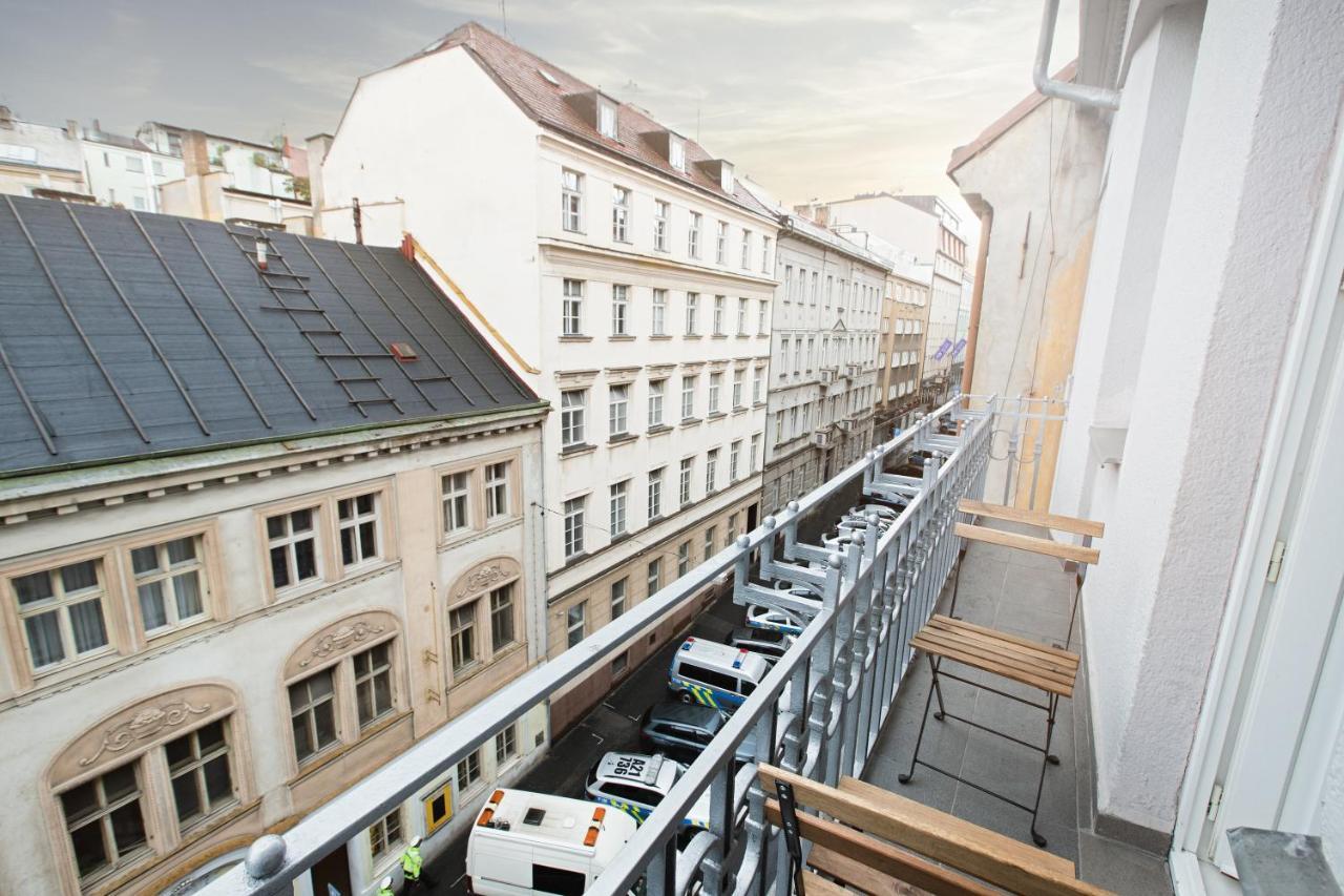 Lägenhet Luxury 150m2 On Wencelas Square With Private Garage Prag