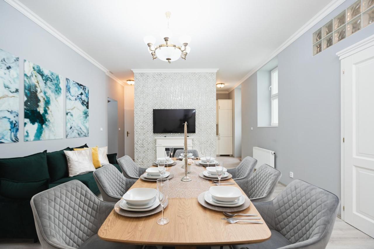 Luxury 150m2 On Wencelas Square With Private Garage Lägenhet