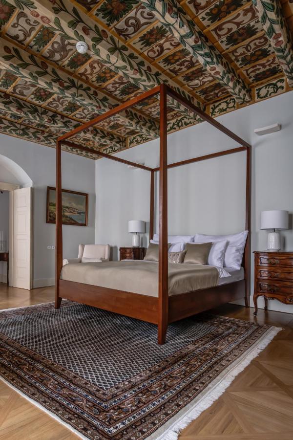 Hotel Nerudova 211 Prag