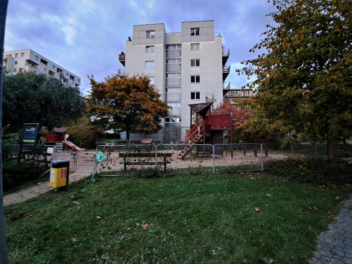 Golden Apartment *