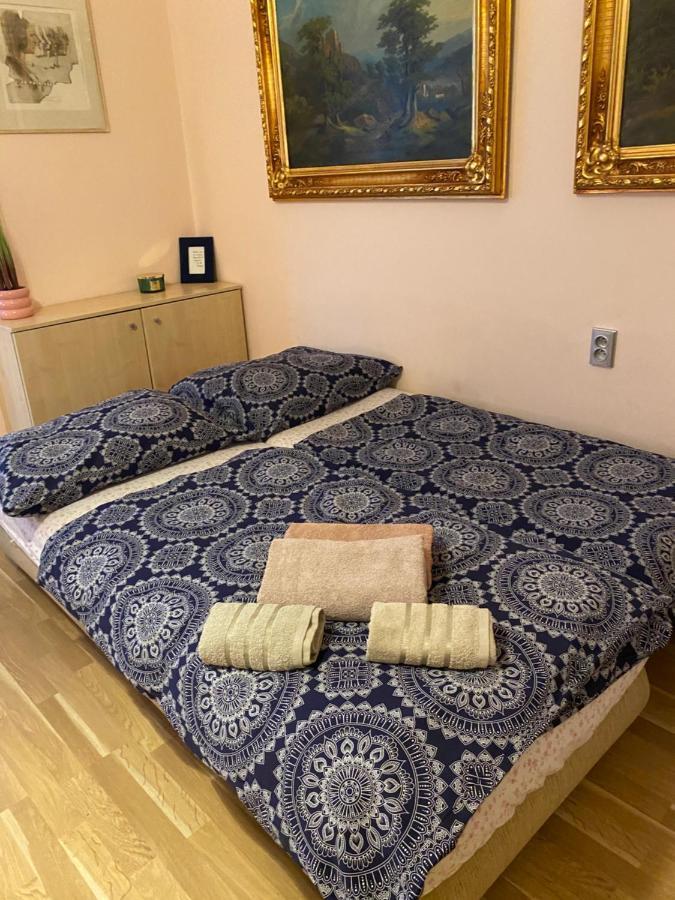 Super Old Town Apartment