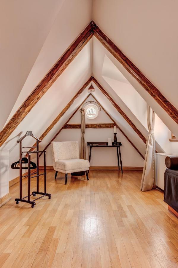 Hotel Nerudova 211 Prag
