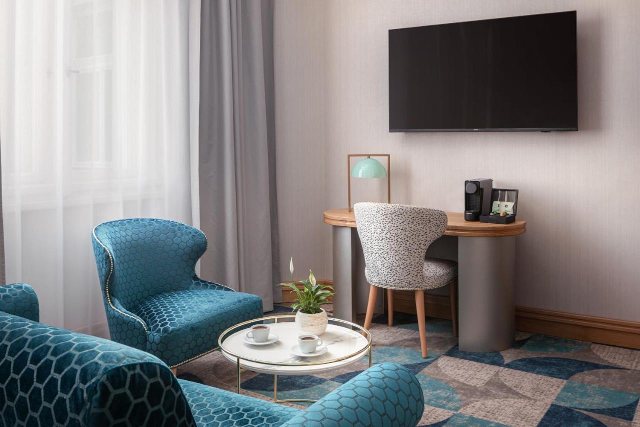 Hotell Allure & 4*
