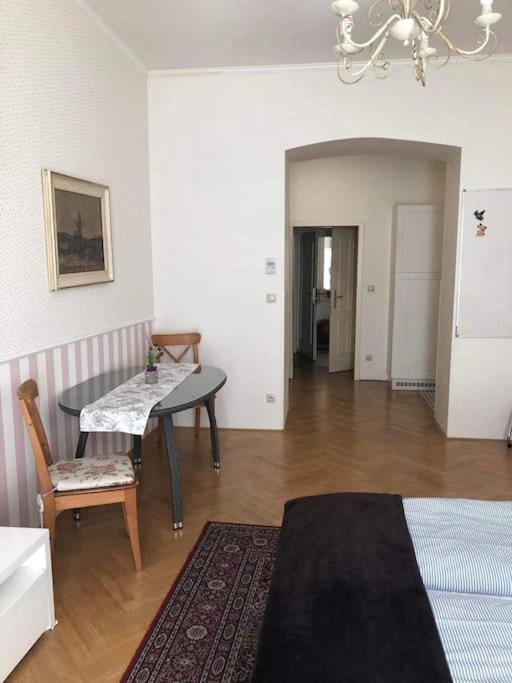 Vysehradska Apartmán *