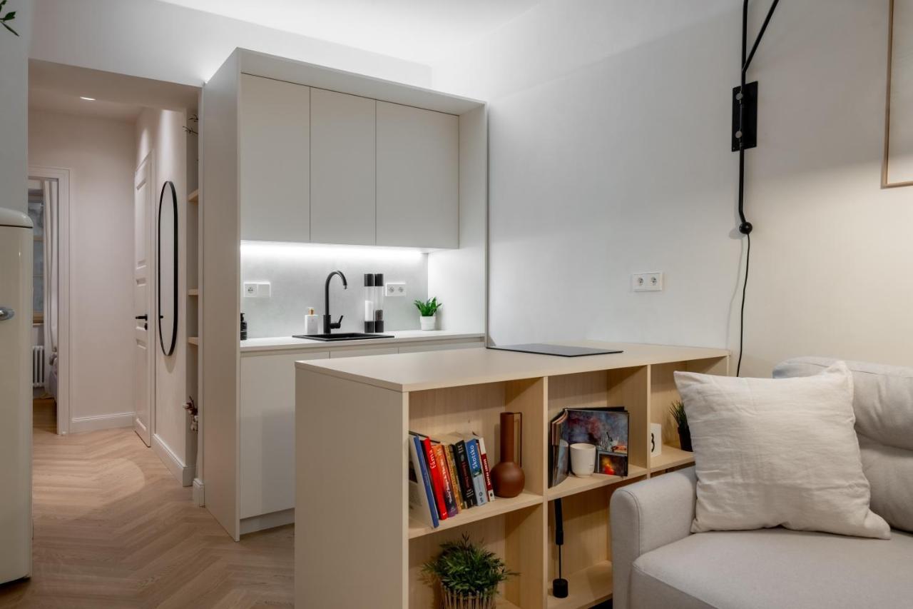 Limewash In Vrsovice District Apartment *