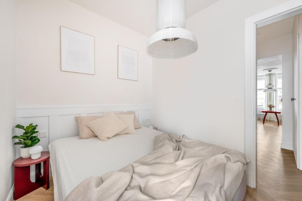 Apartment Limewash In Vrsovice District *