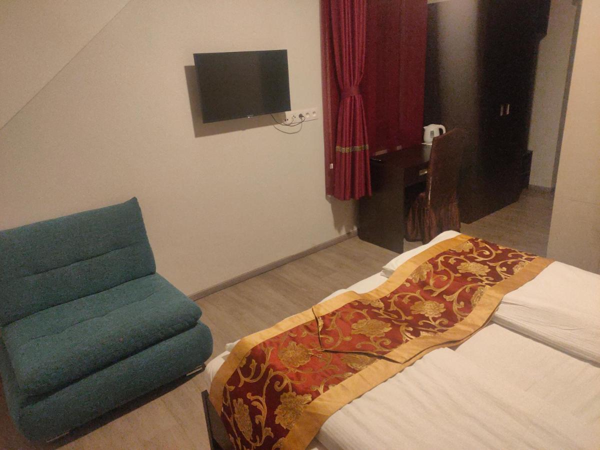 Sun-house Pension&restaurant -parkingfree- 3* Prag