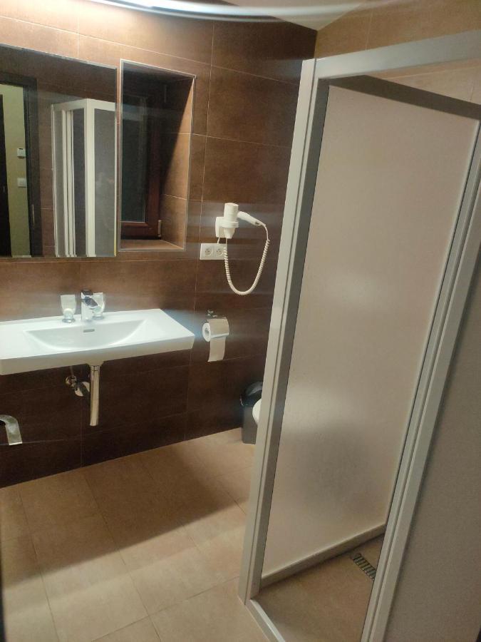 Sun-house Pension&restaurant -parkingfree- Prag