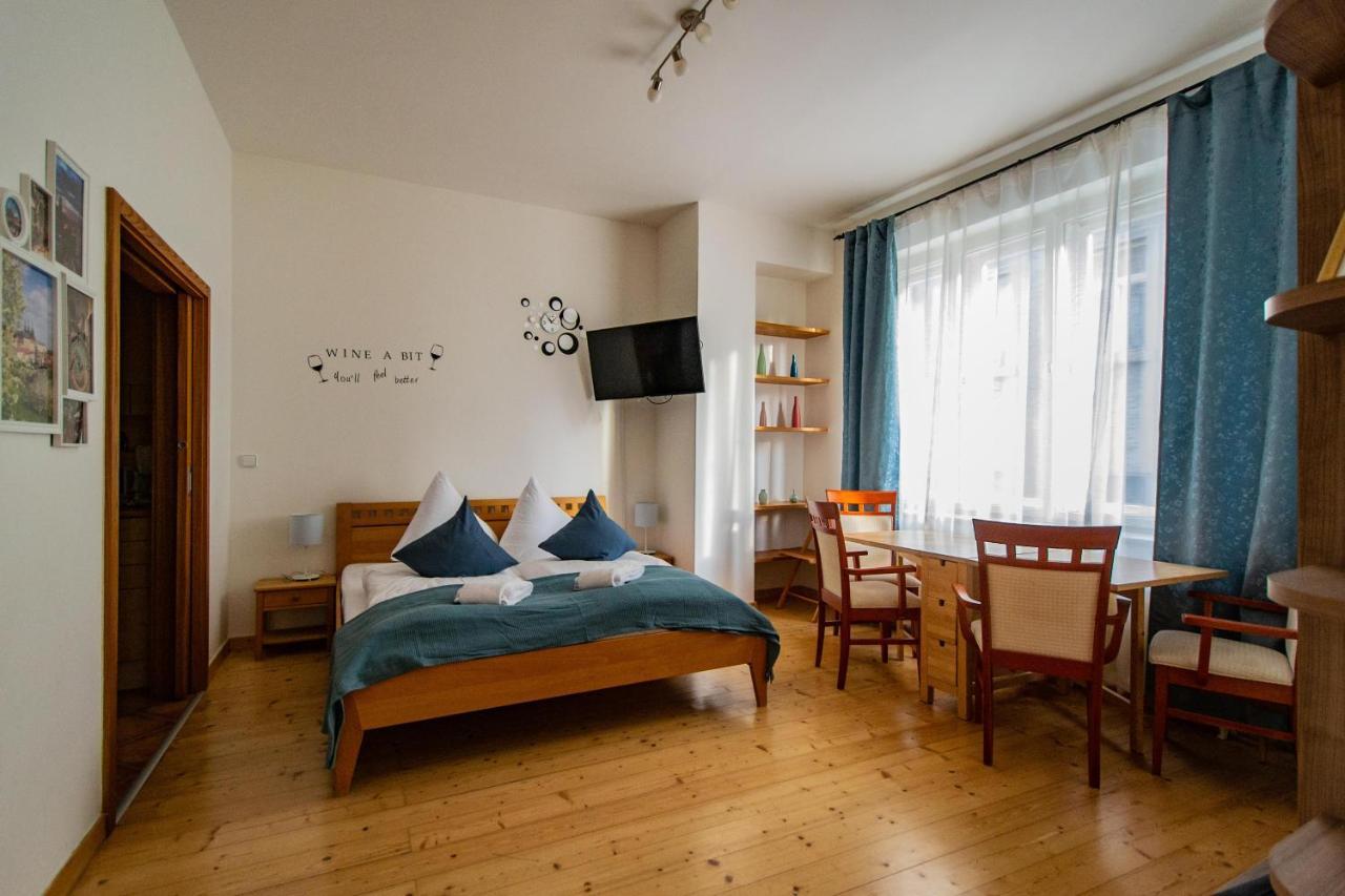 Bright Ruterra In The Heart Of * Prague