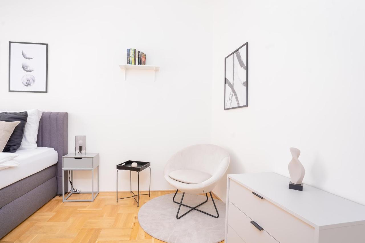 Apartment Days - Bright - Old Town Prague